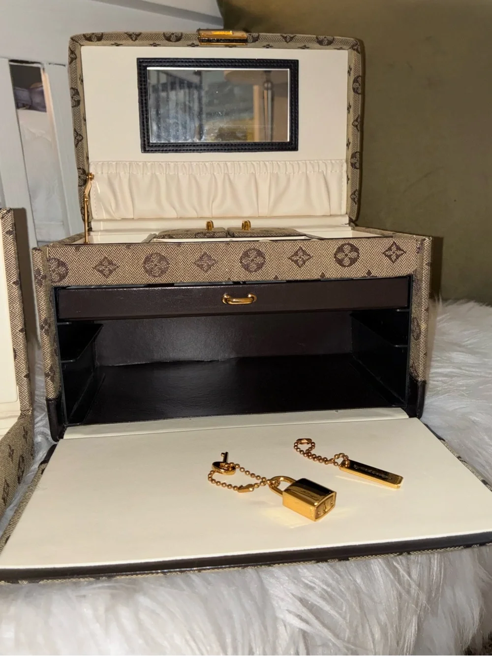 Wolf Design private label 2005 jewelry box with travel box.